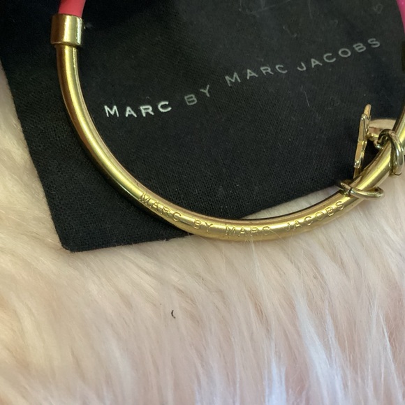 Marc Jacobs bracelet with heart and Star charms in gold tone with pink accent - Picture 2 of 4